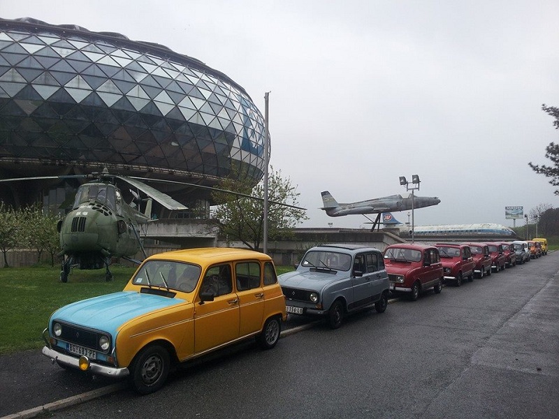 Београд: Скуп и дефиле реноа 4